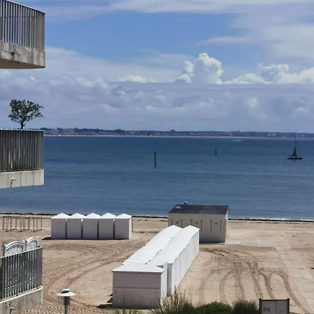 Apartment Beau Les Pieds Dans L'eau Le Pouliguen